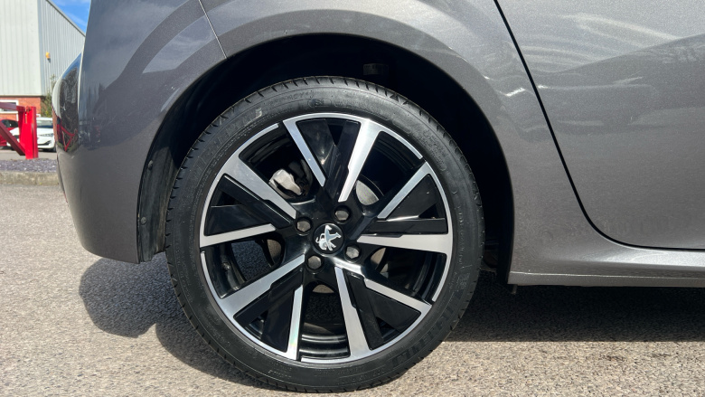 Peugeot 208 1.2 PureTech 100 Allure 5dr Petrol Hatchback